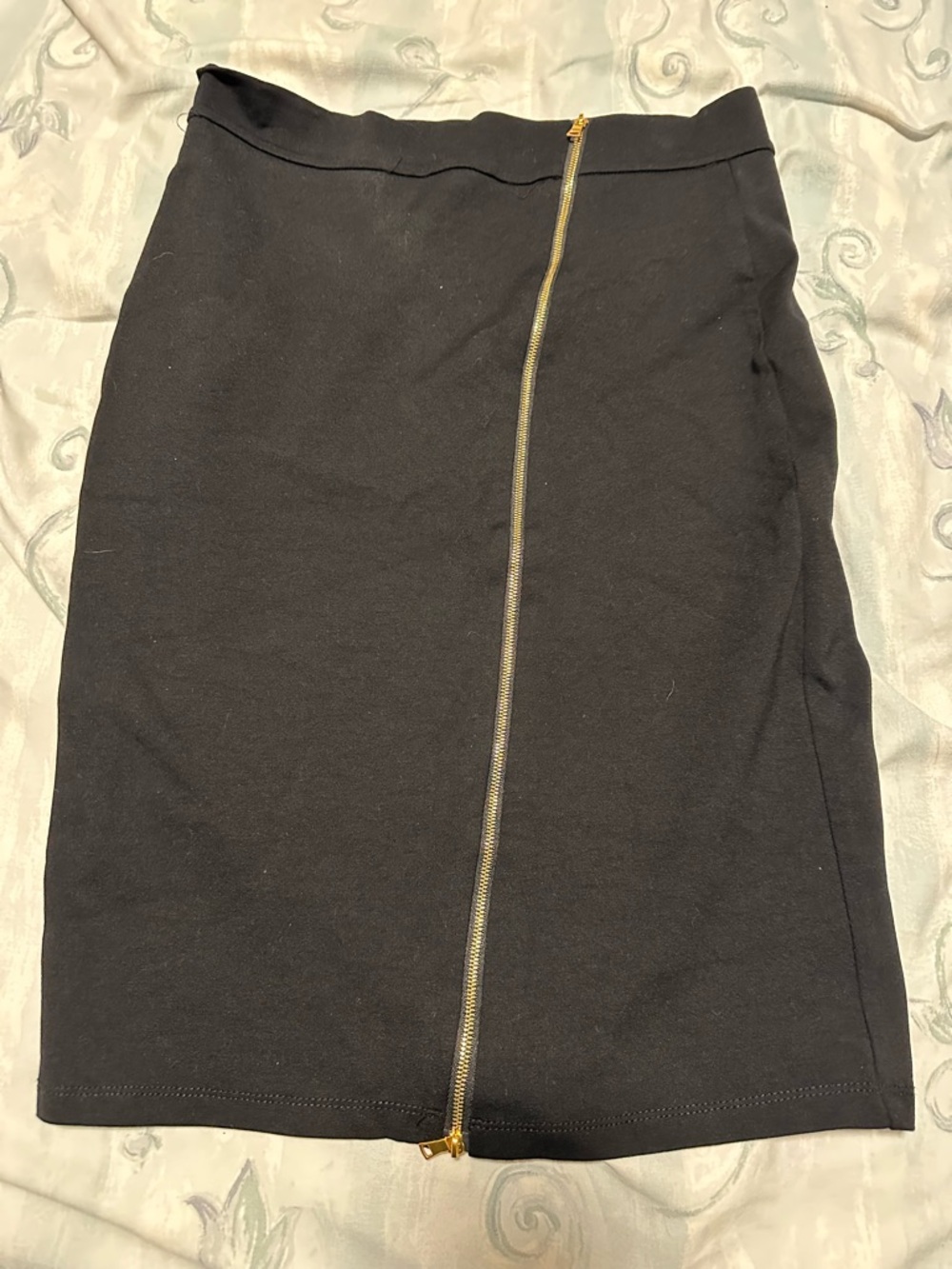 NWOT Forever 21 Black Pencil Skirt with Gold Zip Accent Womens Large